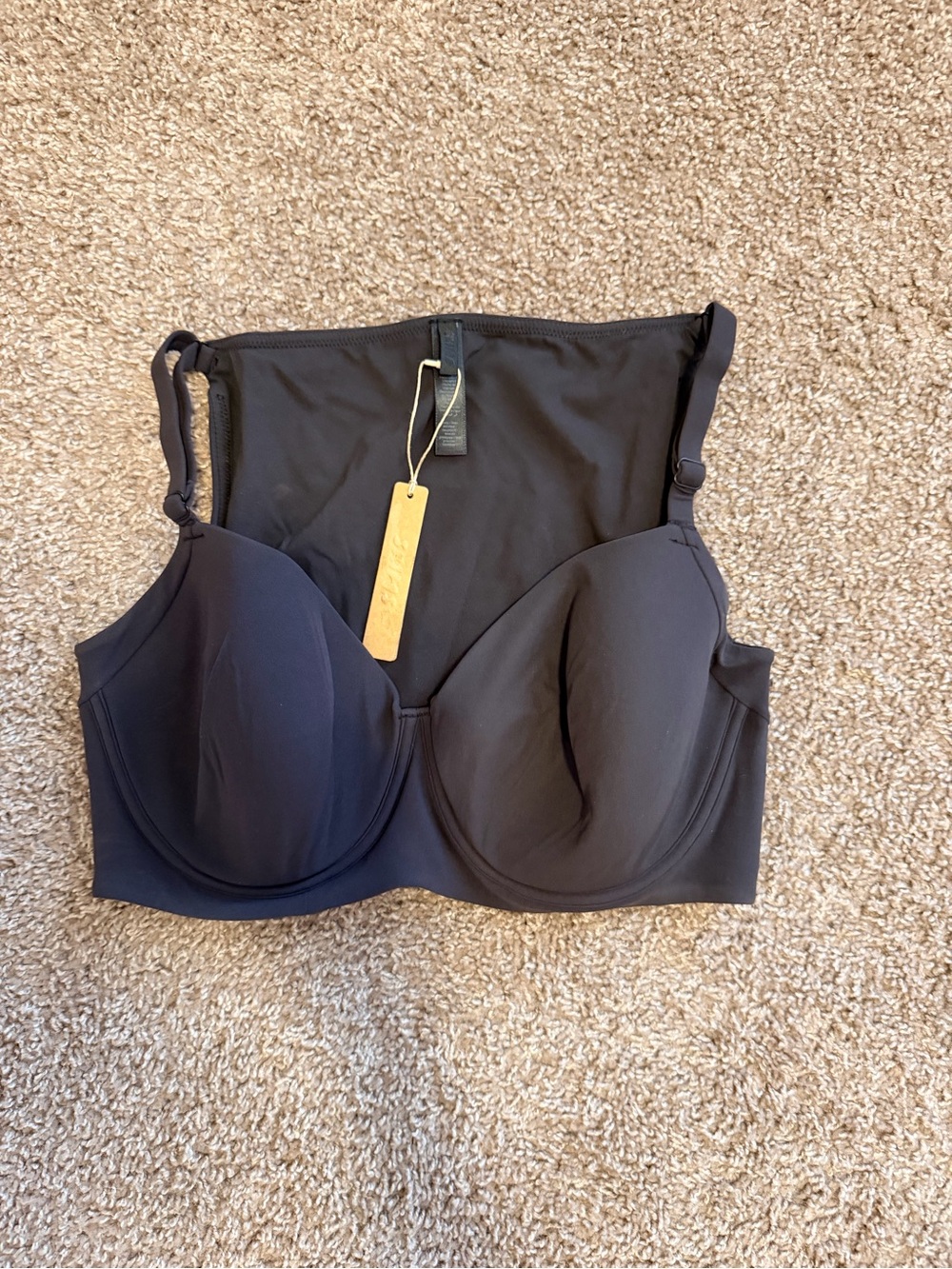 NWT Skims fits everybody back smoother bra size 38d in onyx - Picture 5 of 8